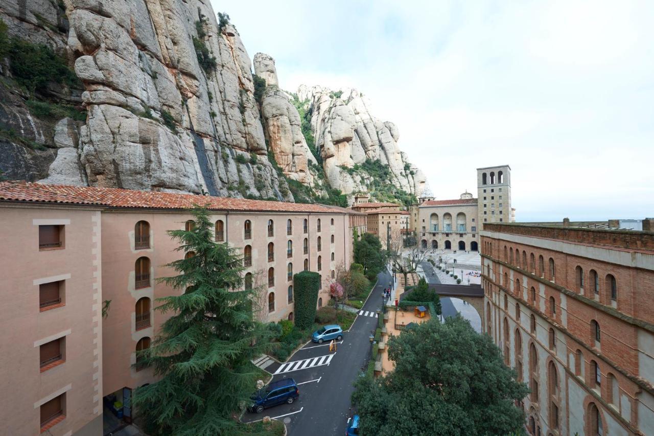 Apartamentos Montserrat Abat Marcet Exterior foto